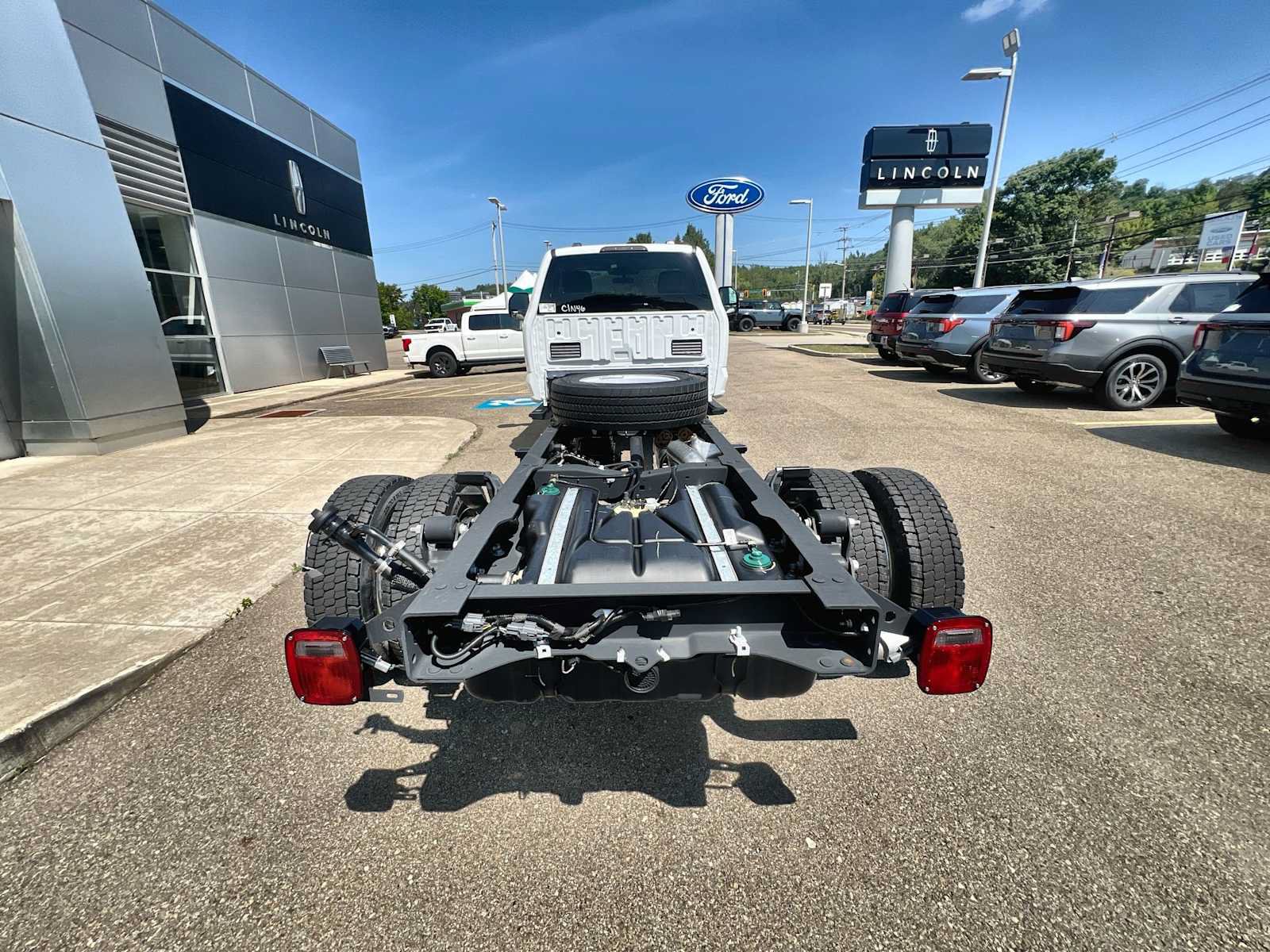 New 2024 Ford F550 2WD Regular Cab Super Duty w/ XLT Value Package image 19