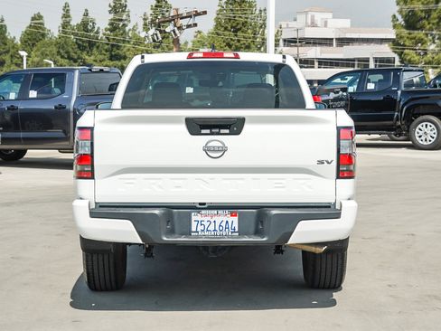 Used 2024 Nissan Frontier SV RWD image 6