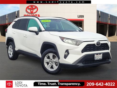 Used 2019 Toyota RAV4 XLE image 1