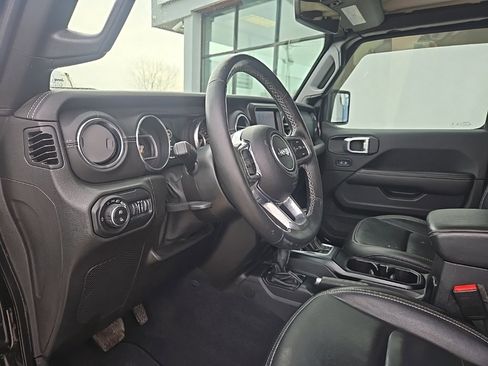 Used 2021 Jeep Gladiator Overland w/ Popular Equipment Package image 44