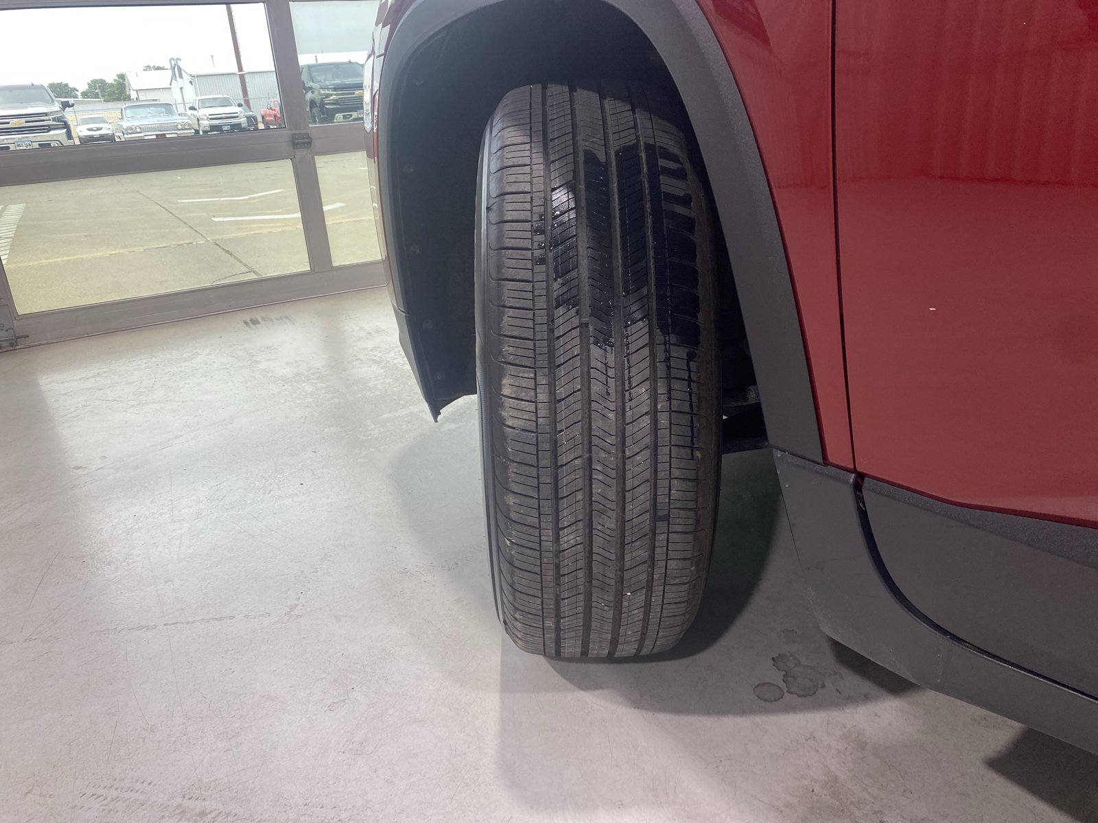 Used 2023 Chevrolet Traverse LT w/ LPO, Floor Liner Package AWD/4WD image 11
