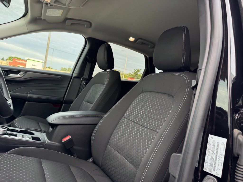 Used 2023 Ford Escape Active w/ Tech Pack #2 AWD/4WD image 7