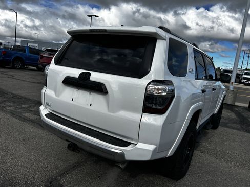 Used 2017 Toyota 4Runner TRD Off-Road Premium AWD/4WD image 5