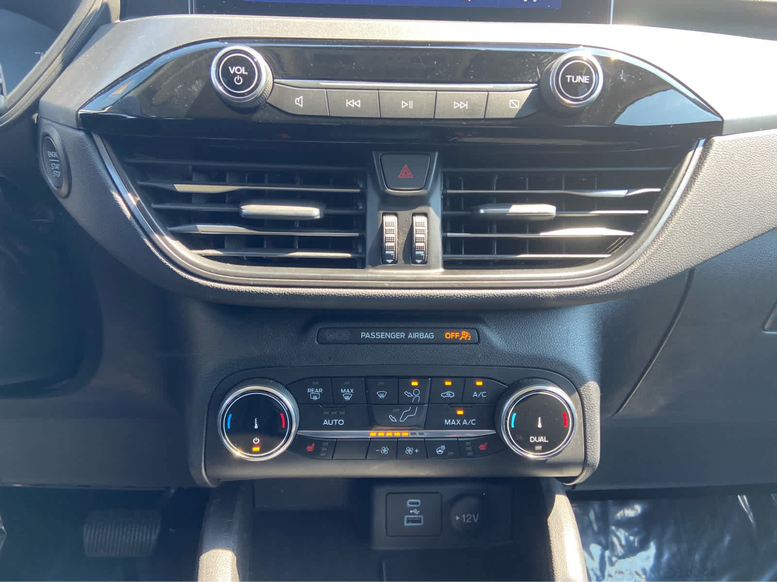 Used 2023 Ford Escape Active w/ Cold Weather Package FWD image 24