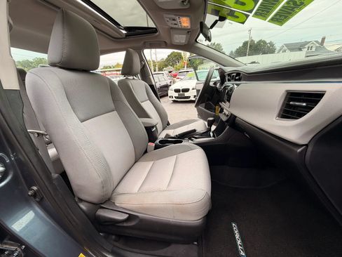 Used 2015 Toyota Corolla LE FWD image 14