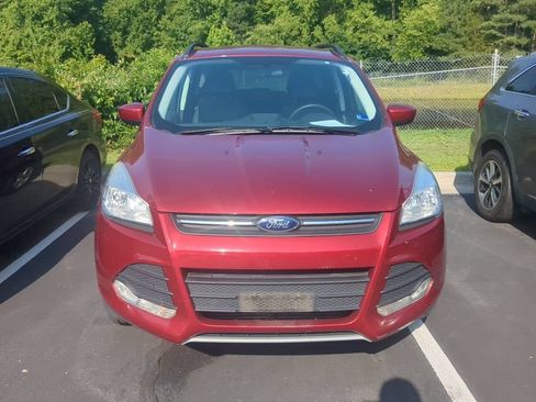 Used 2015 Ford Escape SE w/ Equipment Group 201A AWD/4WD image 2