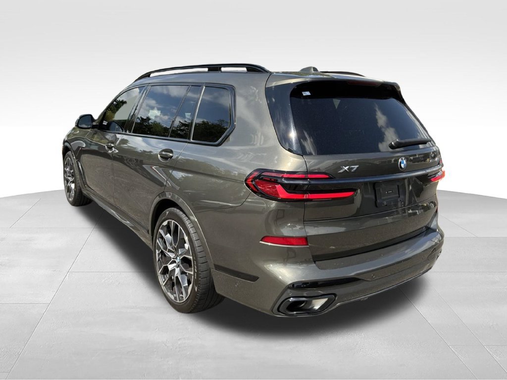 Used 2024 BMW X7 xDrive40i w/ M Sport Package AWD/4WD image 5