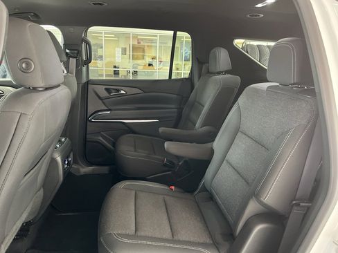 Used 2025 Chevrolet Traverse LT image 15