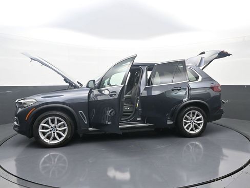 Used 2022 BMW X5 xDrive40i w/ Parking Assistance Package image 40