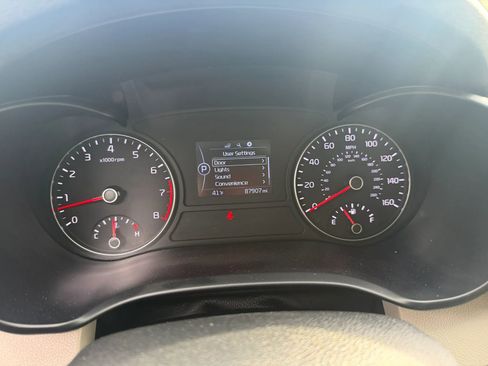 Used 2017 Kia Optima LX image 10