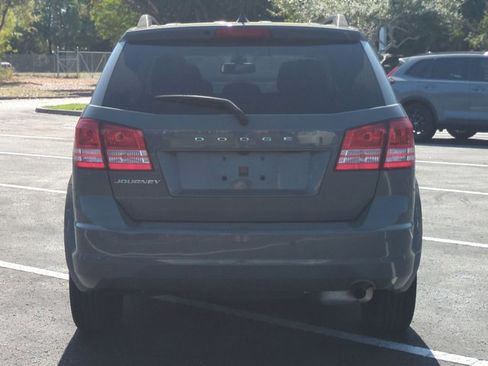 Used 2020 Dodge Journey SE w/ SE Popular Equipment Group image 6