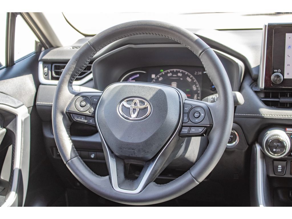 Used 2025 Toyota RAV4 XLE w/ Convenience Package AWD/4WD image 35