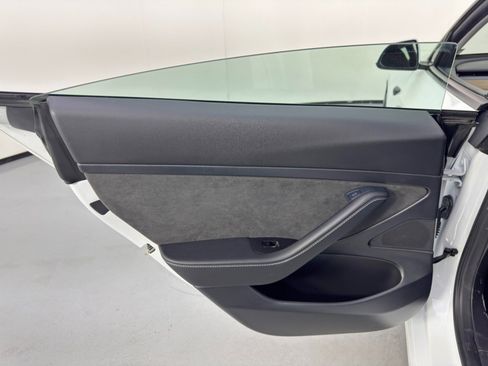 Used 2021 Tesla Model 3 Standard Range image 41