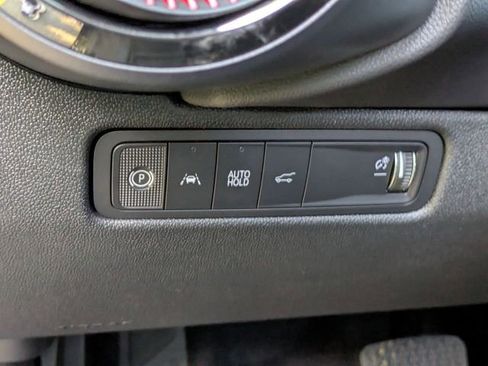 New 2025 Chevrolet Equinox EV RS image 13