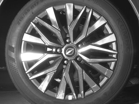 Used 2025 Nissan Altima 2.5 SV FWD image 15