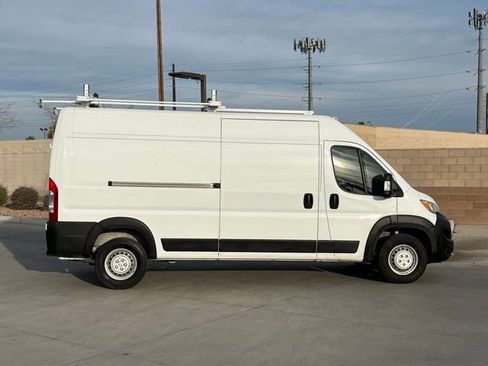 Used 2024 RAM ProMaster 2500 w/ Convenience Group image 5