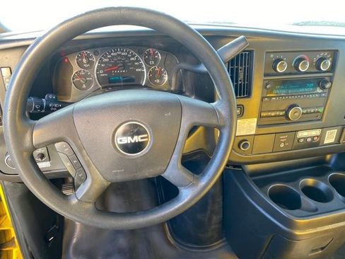 Used 2017 GMC Savana 3500 Extended image 8