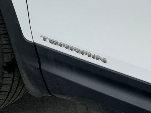 Used 2023 GMC Terrain SLT w/ Infotainment Package II image 5