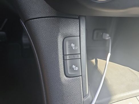 Used 2018 GMC Acadia SLT FWD image 18