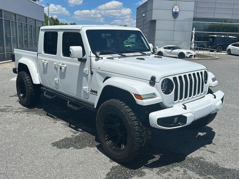 Used 2021 Jeep Gladiator Overland AWD/4WD image 7