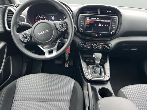 Certified 2022 Kia Soul LX w/ Technology Package image 9