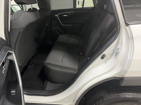 Used 2025 Toyota RAV4 XLE AWD/4WD image 23