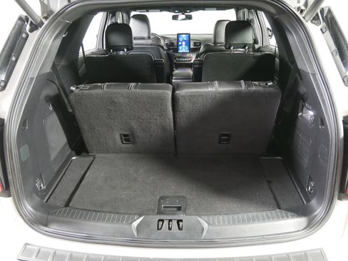 Used 2020 Ford Explorer ST w/ ST Street Pack image 18