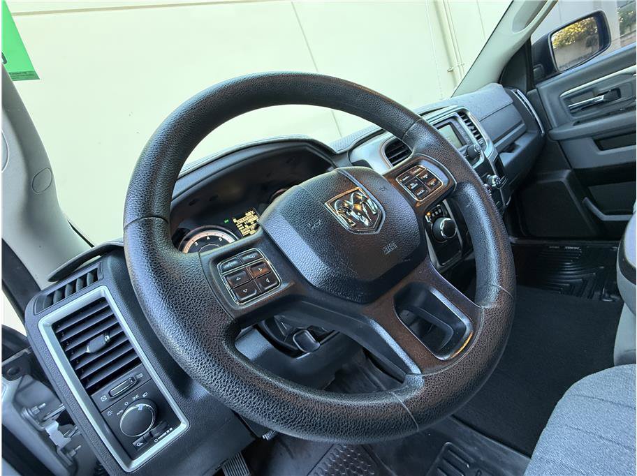 Used 2017 RAM 1500 Classic SLT RWD image 12