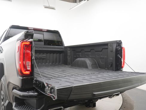 Used 2025 GMC Sierra 1500 AT4 w/ AT4 Premium Package image 17