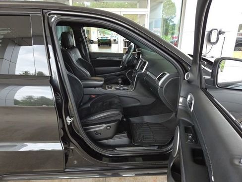 Used 2014 Jeep Grand Cherokee SRT8 w/ Luxury Group II AWD/4WD image 53