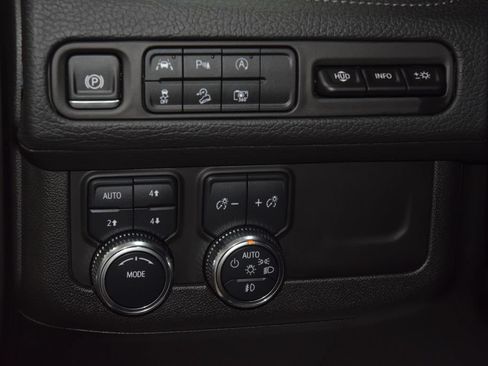 Used 2024 GMC Yukon Denali AWD/4WD image 37