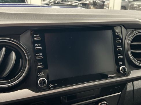Used 2022 Toyota Tacoma TRD Sport w/ Technology Package AWD/4WD image 15