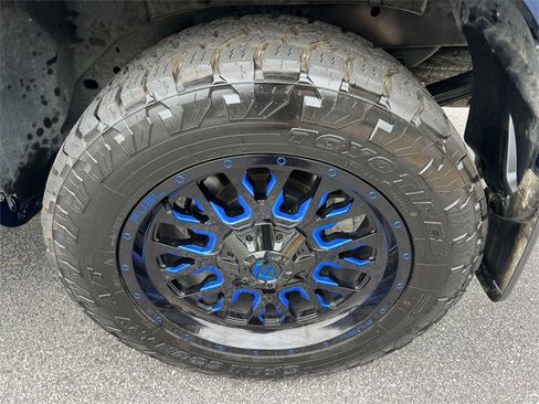 Used 2024 Nissan Titan Platinum Reserve w/ Moonroof Package image 20