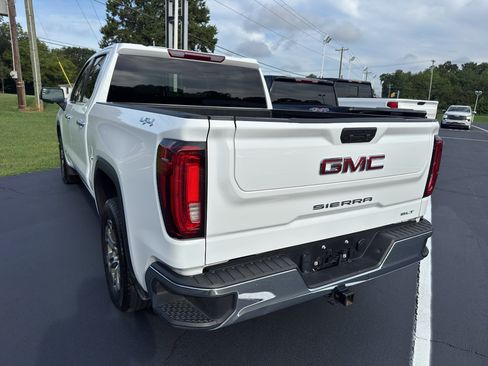 Used 2025 GMC Sierra 1500 SLT AWD/4WD image 4