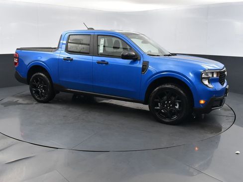 New 2025 Ford Maverick XLT w/ Black Appearance Package image 3