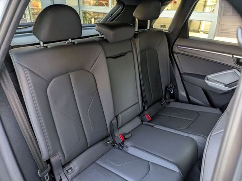 Used 2022 Audi Q3 2.0T Premium Plus w/ Premium Plus Package image 28