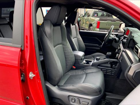 Used 2025 Toyota 4Runner TRD Off-Road Premium w/ Tow Technology Package image 9