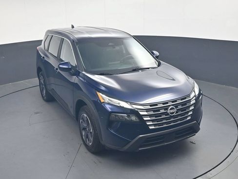 Used 2025 Nissan Rogue SV FWD image 32