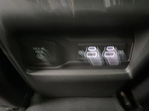 Used 2025 Jeep Grand Cherokee Altitude image 19