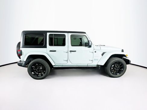 Used 2023 Jeep Wrangler Unlimited Sahara w/ Cold Weather Group AWD/4WD image 10