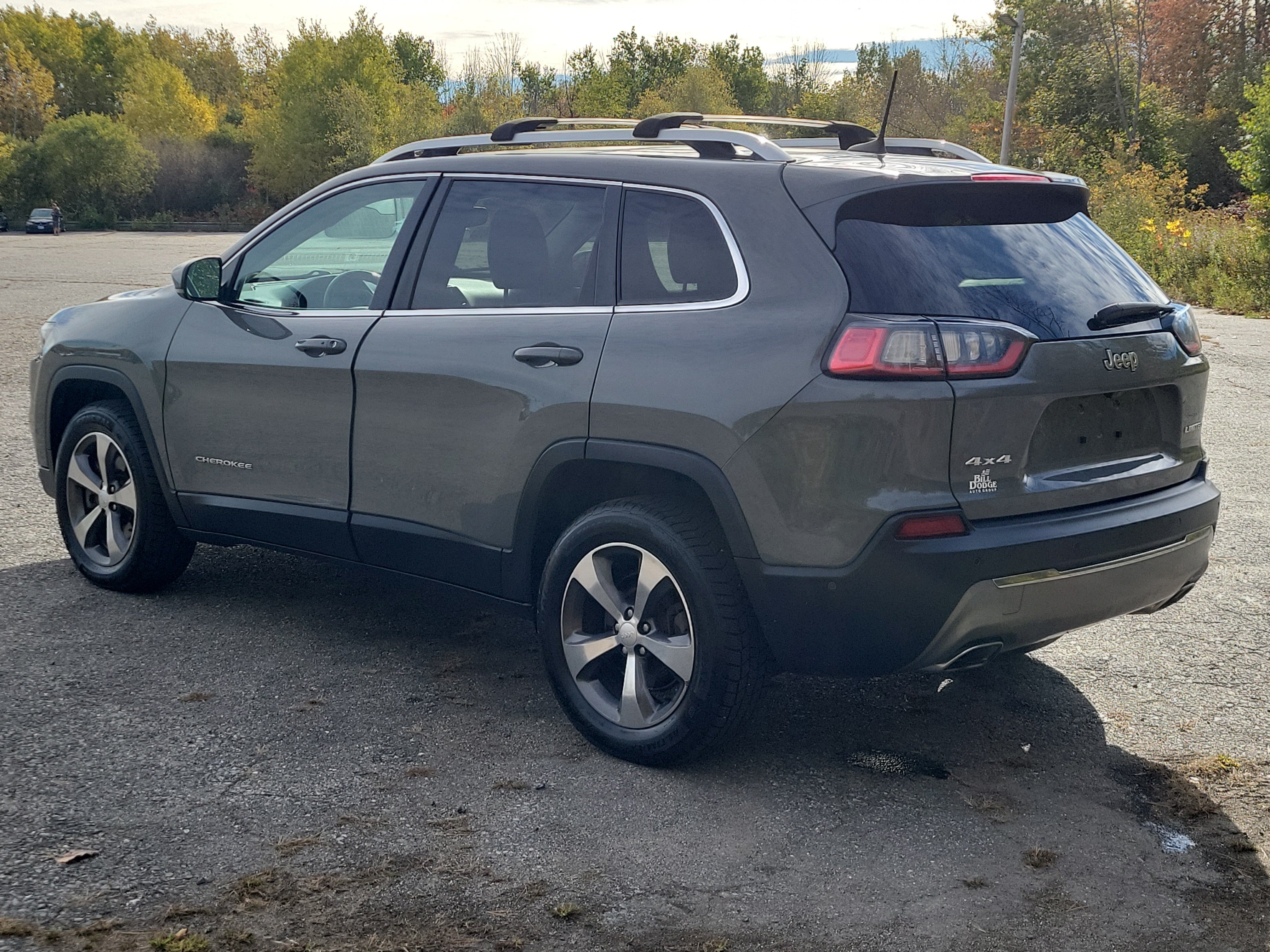 Used 2020 Jeep Cherokee Limited w/ Technology Group AWD/4WD image 7