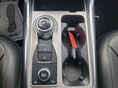 Used 2022 Ford Explorer XLT w/ Equipment Group 202A image 25