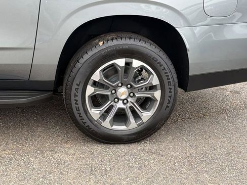 New 2026 Chevrolet Suburban LT w/ Comfort Package image 9