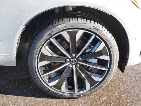 New 2026 Volvo XC60 T8 Ultra w/ Protection Package Premier AWD/4WD image 4