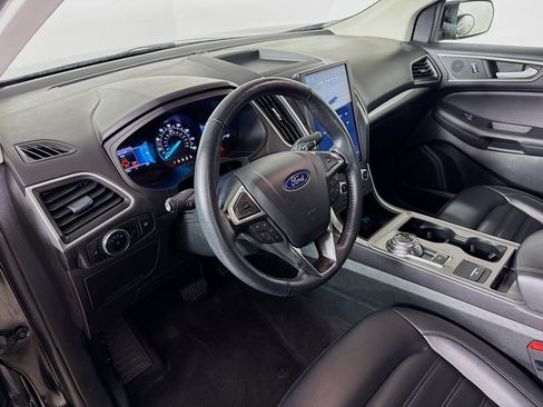Used 2024 Ford Edge SEL image 8