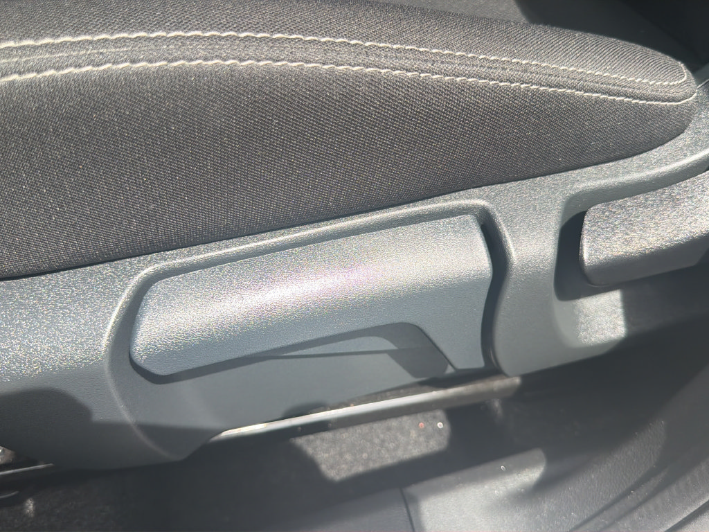 Certified 2025 Nissan Rogue S FWD image 21