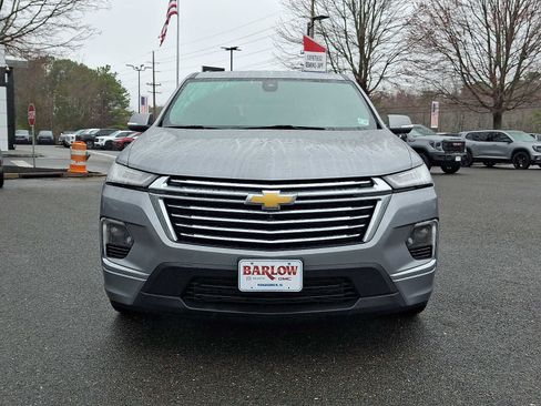 Used 2023 Chevrolet Traverse Premier image 2