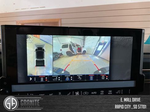 Used 2025 GMC Hummer EV 2X w/ LPO, Illumination Package image 25