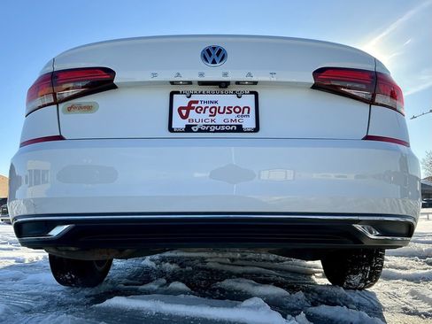 Used 2020 Volkswagen Passat 2.0T SE w/ Sunroof Package image 18