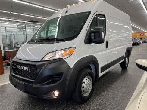 Used 2023 RAM ProMaster 2500 FWD image 3